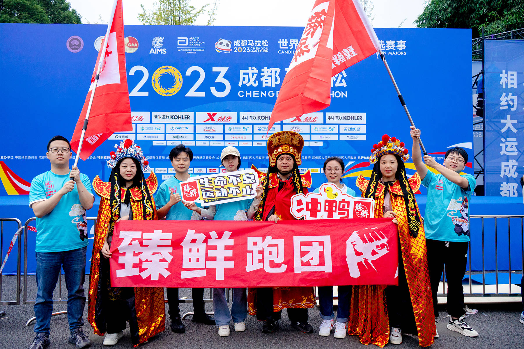 火锅料服务商竟让海底捞都坐不住了！麻将胡了试玩网站免费震惊！这家重庆(图2)